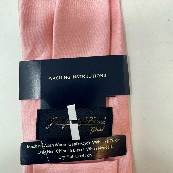 JOESPH AND FEISS MENS TIE SOLID PINK NEW WITH TAGS 100% POLYESTER CLEAN GHV1. - Picture 2 of 4
